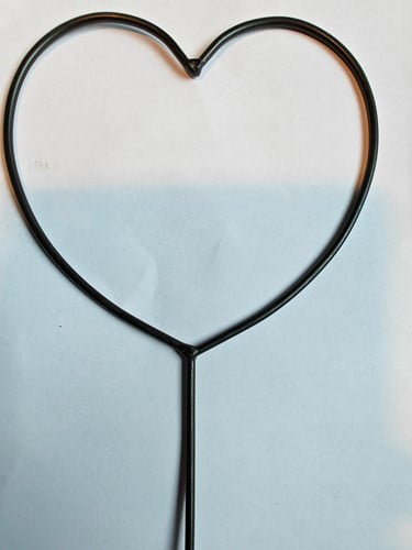 [A-025505] Metalen Hart bijsteker pick Zwart Ø7 cm