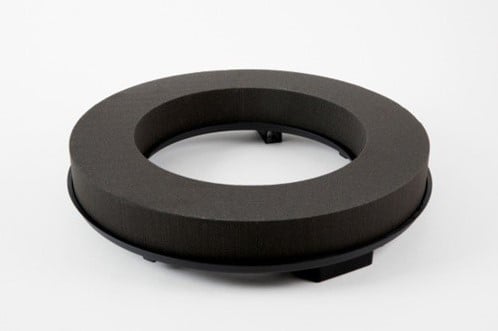 [A-015753] OASIS® Eychenne® Naylor All Black™ Krans 30 cm per stuk zwart steekschuim oase voor verse, kunst en droogbloemen