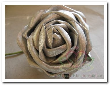 [A-007915] Foamroos Zilver 12 cm 8 stuks