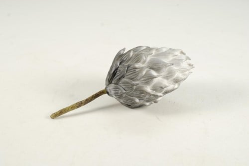 [A-012536] Artisjok Grijs Foambloem 15 cm per stuk