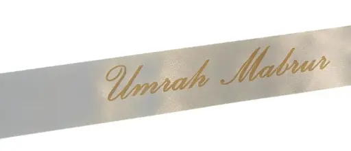 [A-028098] Hadj en Umrah Boeket hanglint met eigen Matgouden opdruk Wit 45 mm x 50 cm