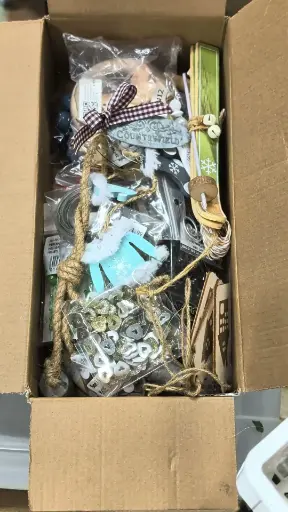 [A-028170] Restantenbox Houten ringen, kralen en meer hobby Bekijk video voor inhoud 
