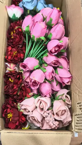 [A-028201] Restantenbox Bomvol Zijden bloemen en boeketten Bekijk video voor inhoud 